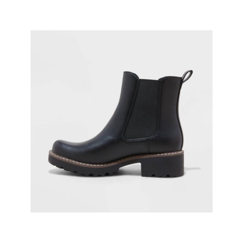 Celina Chelsea Boots by Universal Thread Black 9.5 Pull on Ankle Booties